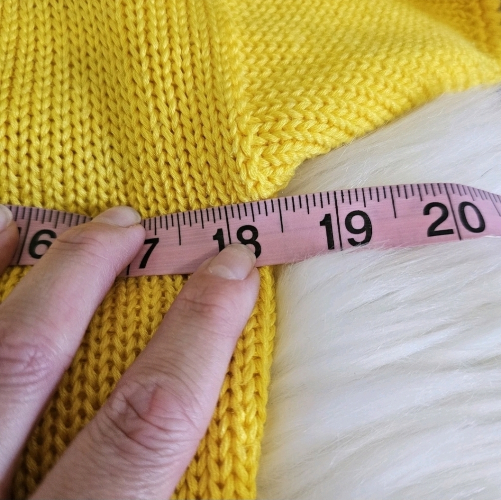 Vintage • Knit Sweater Top With Embroidery - Picture 6 of 7
